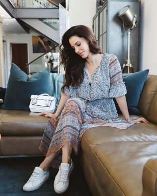 Jessica Lowndes – Social Media