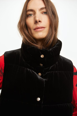 Jessica Miller for CH Herrera