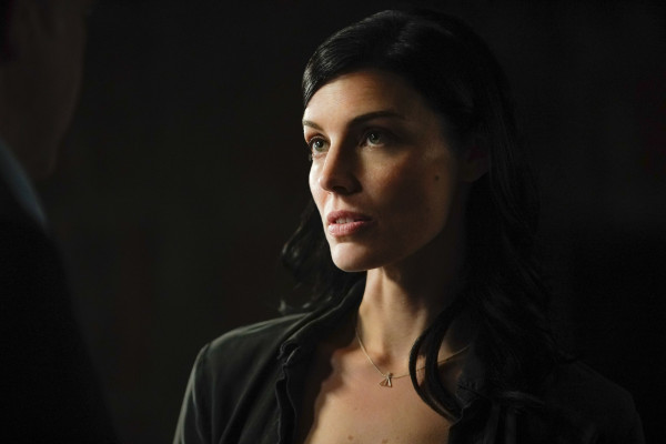 Jessica Pare - Seal Team (2017) 1x04 &#039;Ghosts Of Christmas Future&#039;