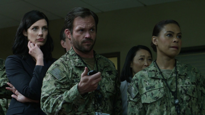 Jessica Pare - Seal Team (2017) 1x06 &#039;The Spinning Wheel&#039;