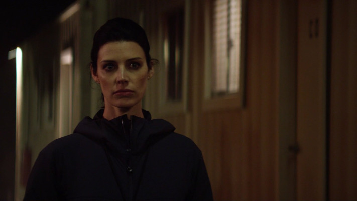 Jessica Pare - Seal Team (2018) 1x16 &#039;Never Get Out of the Boat&#039;