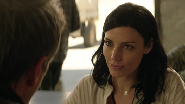 Jessica Pare - Seal Team (2018) 1x19 &#039;Takedown&#039;