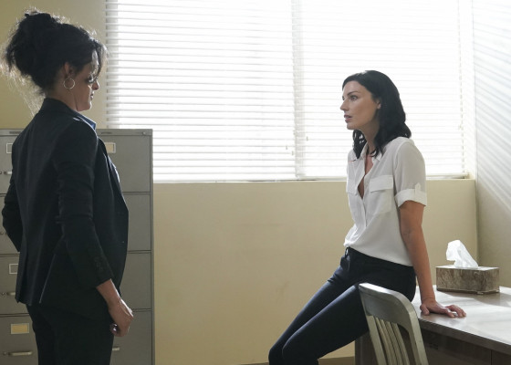 Jessica Pare - Seal Team (2018) 2x02 &#039;Never Say Die&#039;