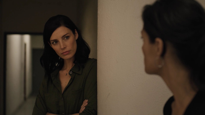 Jessica Pare - Seal Team (2018) 2x08 &#039;Parallax&#039;
