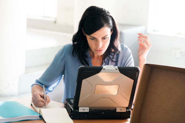 Jessica Pare - Seal Team (2018) 2x08 &#039;Parallax&#039;