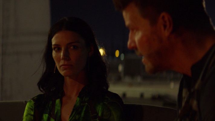 Jessica Pare - Seal Team (2018) 2x10 &#039;Prisoner&#039;s Dilemma&#039;