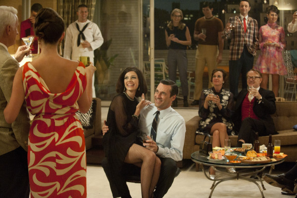 Jessica Pare - Mad Men (2012) 5x01 &#039;A Little Kiss, Part 1&#039;