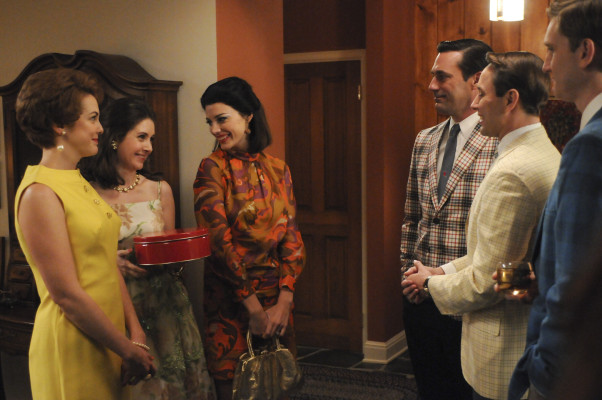 Jessica Pare - Mad Men (2012) 5x05 &#039;Signal 30&#039;