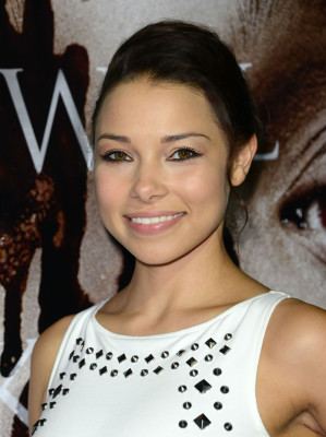 Jessica Parker Kennedy pic #670916