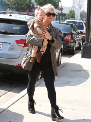 photo 7 in Jessica Simpson gallery [id608579] 2013-02-24 00:00:00