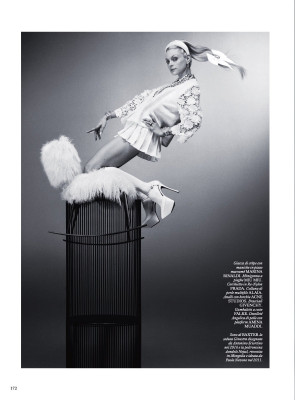 Jessica Stam ~ Vogue Italia 04.2023