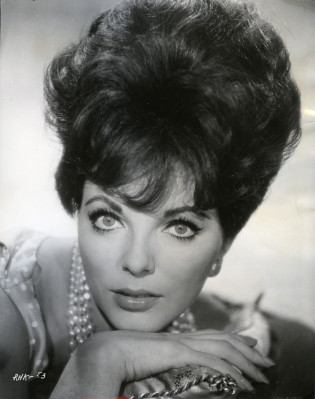 Joan Collins pic #188323