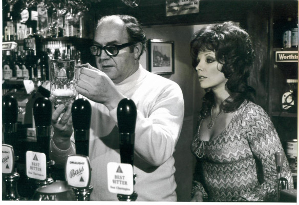 Joan Collins pic #367107