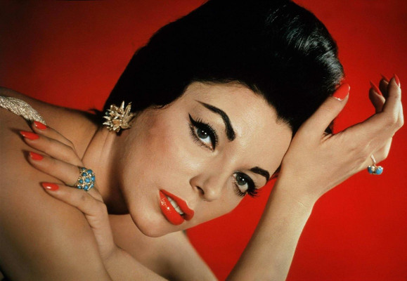 Joan Collins pic #253995