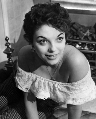 Joan Collins pic #189166