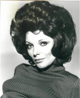 Joan Collins pic #375998