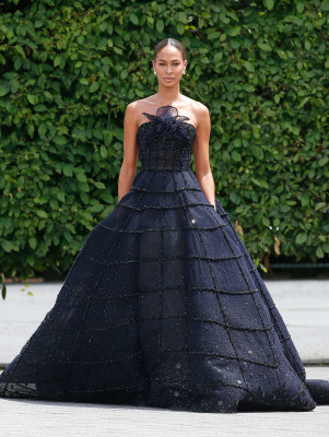 Joan Smalls for Oscar de la Renta Pre-Spring 2025 