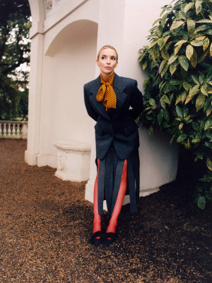 Jodie Comer by Juliette Cassidy for Porter // 2020