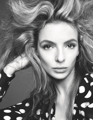 JODIE COMER for Vogue Magazine, UK April 2020