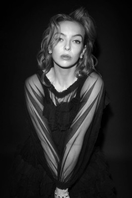 Jodie Comer – Photoshoot for Wonderland Magazine The Winter 2018/19 Issue