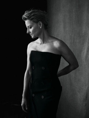 Jodie Foster - Elle Magazine, December 2023