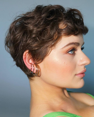 Joey King – Hulu’s “The Act” Attends the Emmys Peer Group