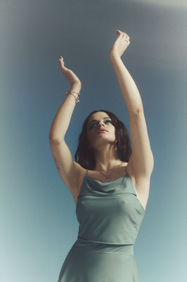 Joey King by Serrao &amp; May for Flaunt || Spring 2021
