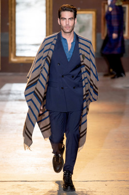 Jon Kortajarena - Etro Menswear Fall/Winter 2020 Fashion Show in Milan