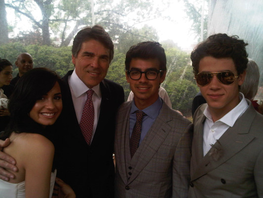 Jonas Brothers pic #512549