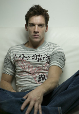 Jonathan Rhys-Meyers pic #754984
