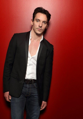 Jonathan Rhys-Meyers pic #631154