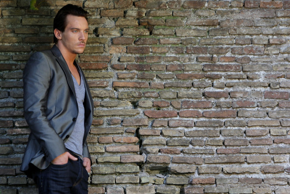 Jonathan Rhys-Meyers pic #256673