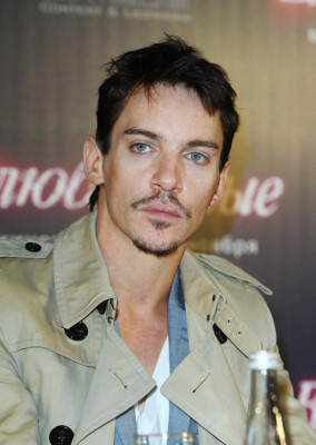 Jonathan Rhys-Meyers pic #633170