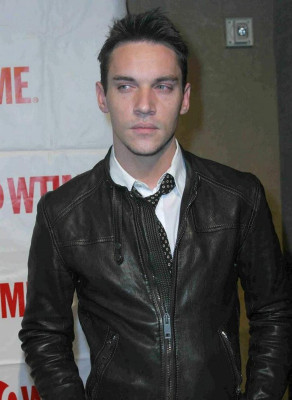 Jonathan Rhys-Meyers pic #652333