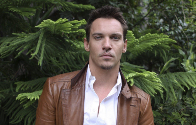 Jonathan Rhys-Meyers pic #652335