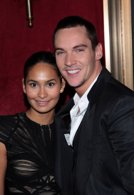 Jonathan Rhys-Meyers pic #752239