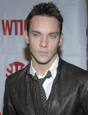 Jonathan Rhys-Meyers pic #752242