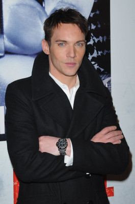 Jonathan Rhys-Meyers pic #645421