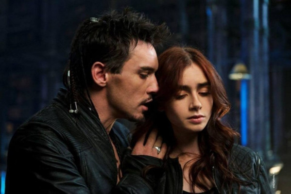 Jonathan Rhys-Meyers pic #652470