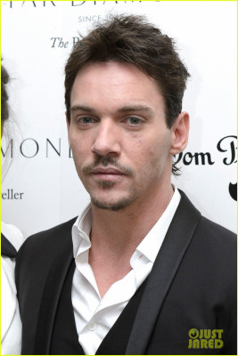 Jonathan Rhys-Meyers pic #661594