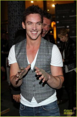 Jonathan Rhys-Meyers pic #661163