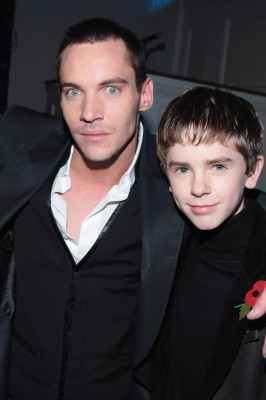 Jonathan Rhys-Meyers pic #648311