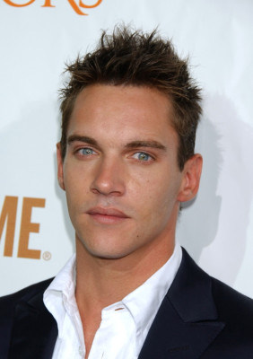 Jonathan Rhys-Meyers pic #652340