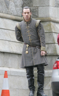 Jonathan Rhys-Meyers pic #655519