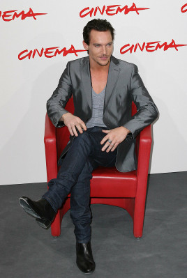 Jonathan Rhys-Meyers pic #652341
