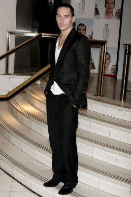 Jonathan Rhys-Meyers pic #654553