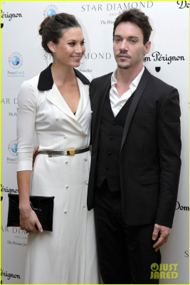 Jonathan Rhys-Meyers pic #661598