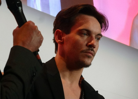Jonathan Rhys-Meyers pic #658244