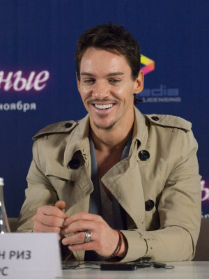 Jonathan Rhys-Meyers pic #627151