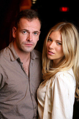 Jonny Lee Miller pic #732696